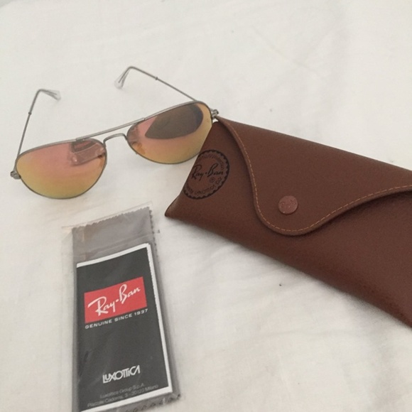 Nearly Brand New Pink Ray-Ban Aviators